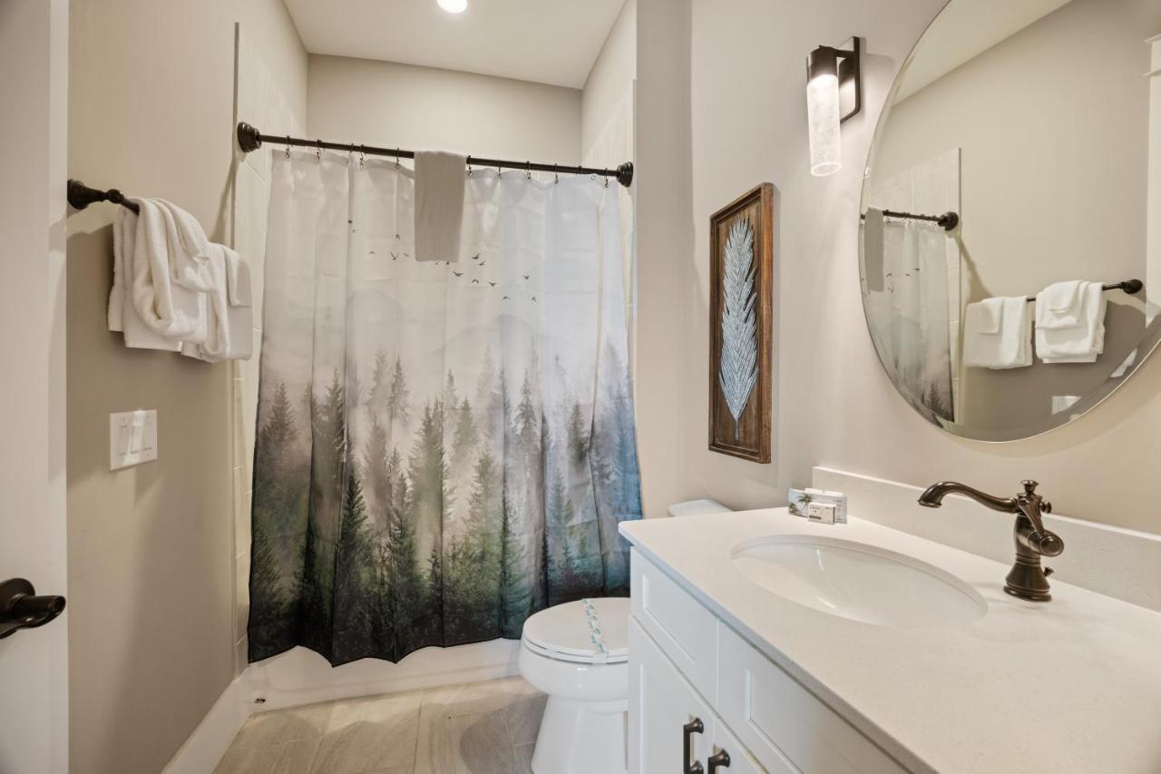 Beautiful Downtown Condo - Balcony - Amazing City Views - Loaded Kitchen - Stainless Steel Appliances - Board Games & More Blue Ridge Exterior photo